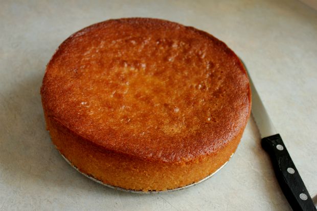 Ζουμερό κέικ με πορτοκάλι και ελαιόλαδο