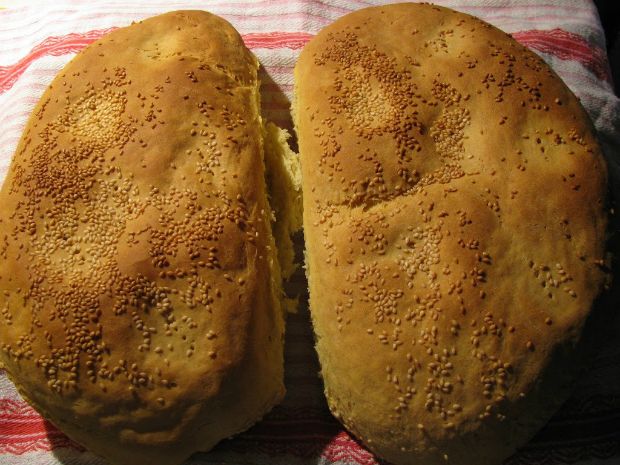 Ζύμωμα στο χωριό και ψωμί όπως παλιά